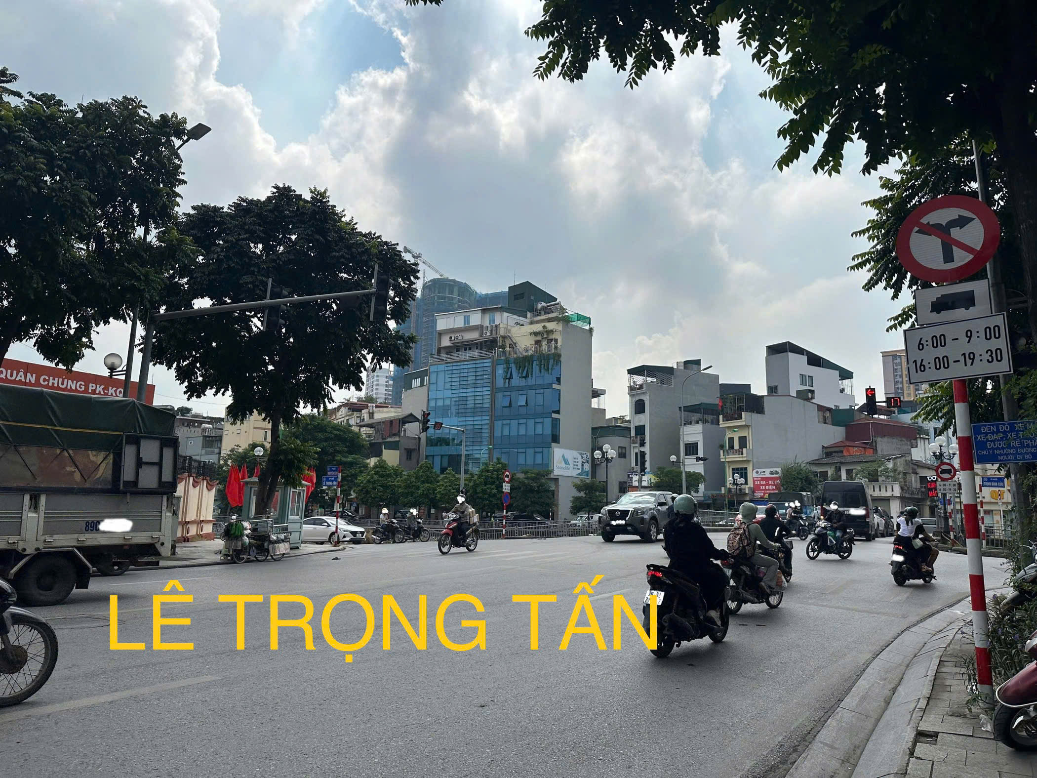 Bán nhà Hàng Hiếm mặt phố Trịnh Đình Cửu, 30m2 - Chỉ 9,5 tỷ