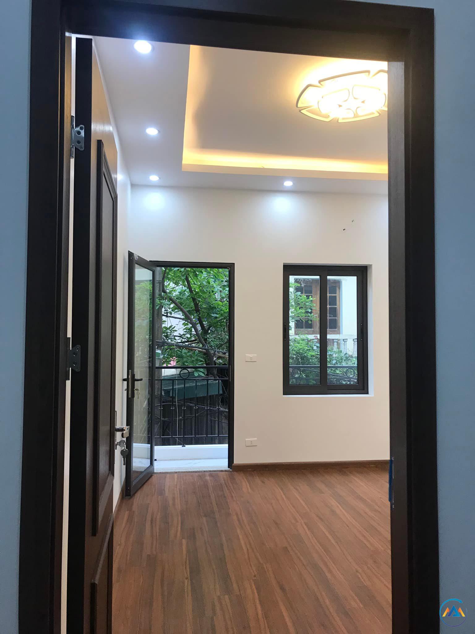 Bán Nhà Mặt Ngõ Đường Cầu Giấy