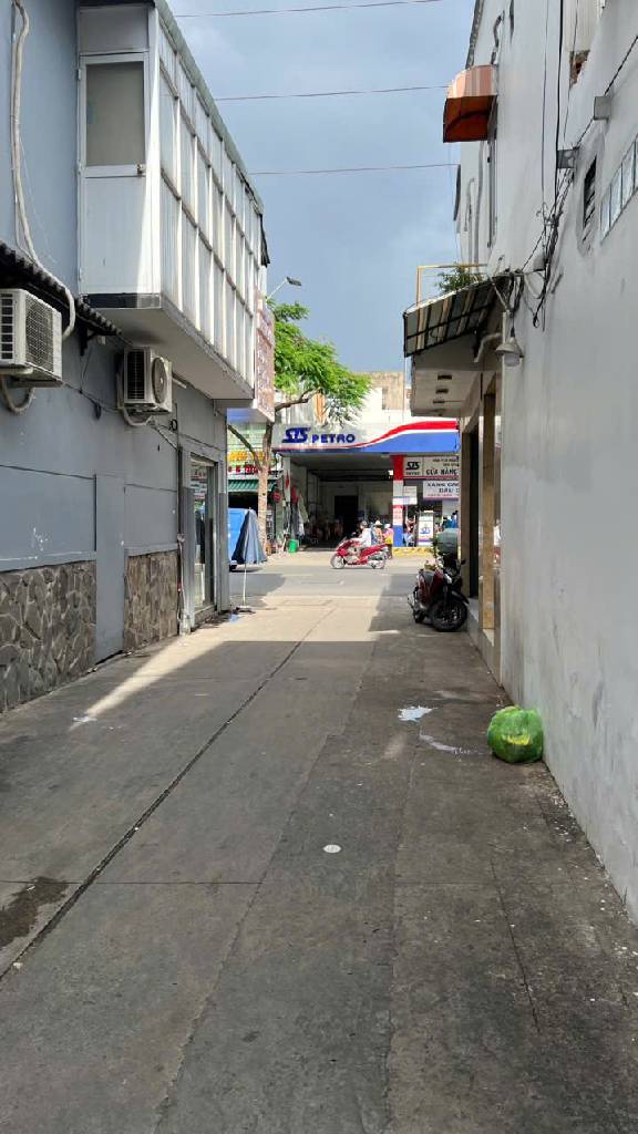 BÁN NHÀ TP.HCM.QUẬN.11 . ĐƯỜNG.LẠC LONG QUÂN .