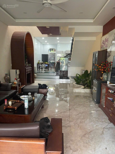 KHU VỰC H.IẾM NHÀ BÁN KHU LONG BIÊN - VÀI BƯỚC RA PHỐ - TIỆN ÍCH NGẬP TRÀN - GIÁ NHỈNH 6 TỶ