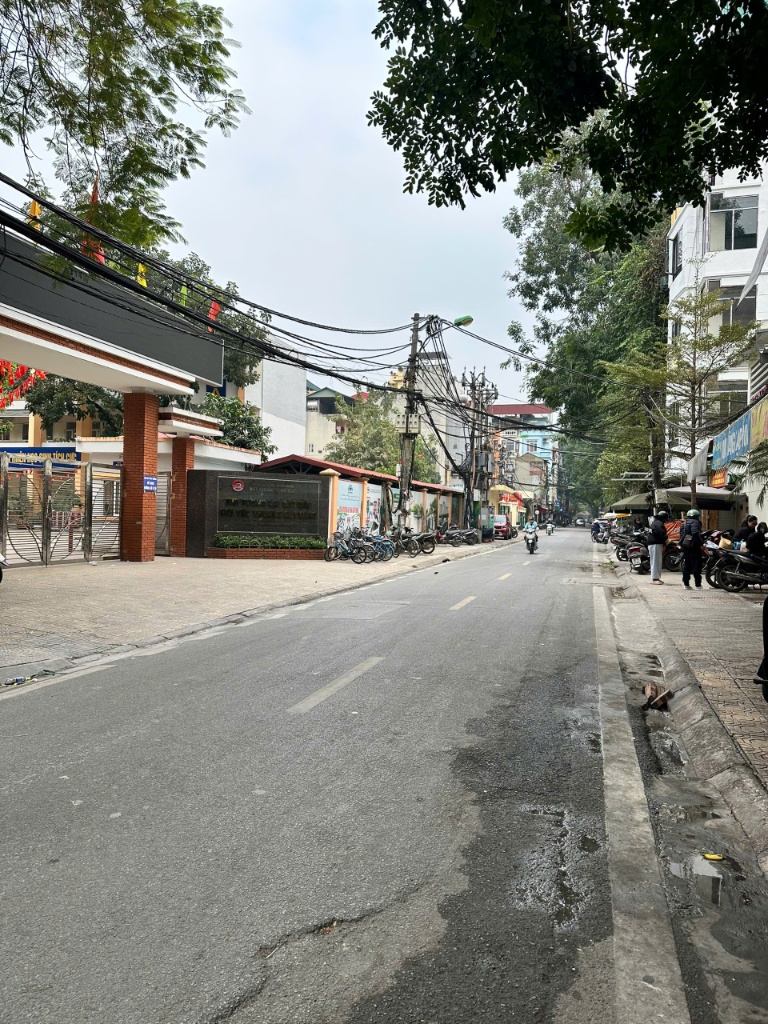 Bán nhà Nghĩa Dũng, sát mặt đường, ô tô 7 chỗ đỗ cửa, kinh doanh tốt, 7.3 tỷ