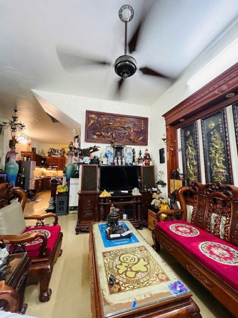 Bán nhà Văn Quán, ô tô đỗ cửa, 68m2 , mặt tiền 5.1m