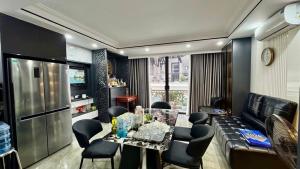 Bán nhà mặt ngõ thông chiến thắng , đường ô tô tránh, phân lô, kinh doanh