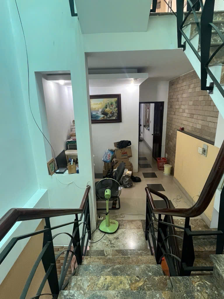 MẶT TIỀN TRẦN THỦ ĐỘ KHU AN NINH SÁT BÊN NGUYẾN SƠN GIÁ CHỈ 9.5T TL