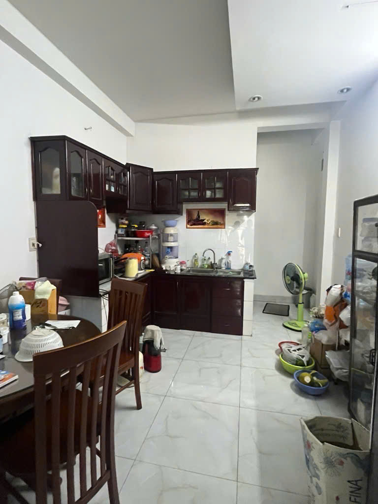 MẶT TIỀN TRẦN THỦ ĐỘ KHU AN NINH SÁT BÊN NGUYẾN SƠN GIÁ CHỈ 9.5T TL