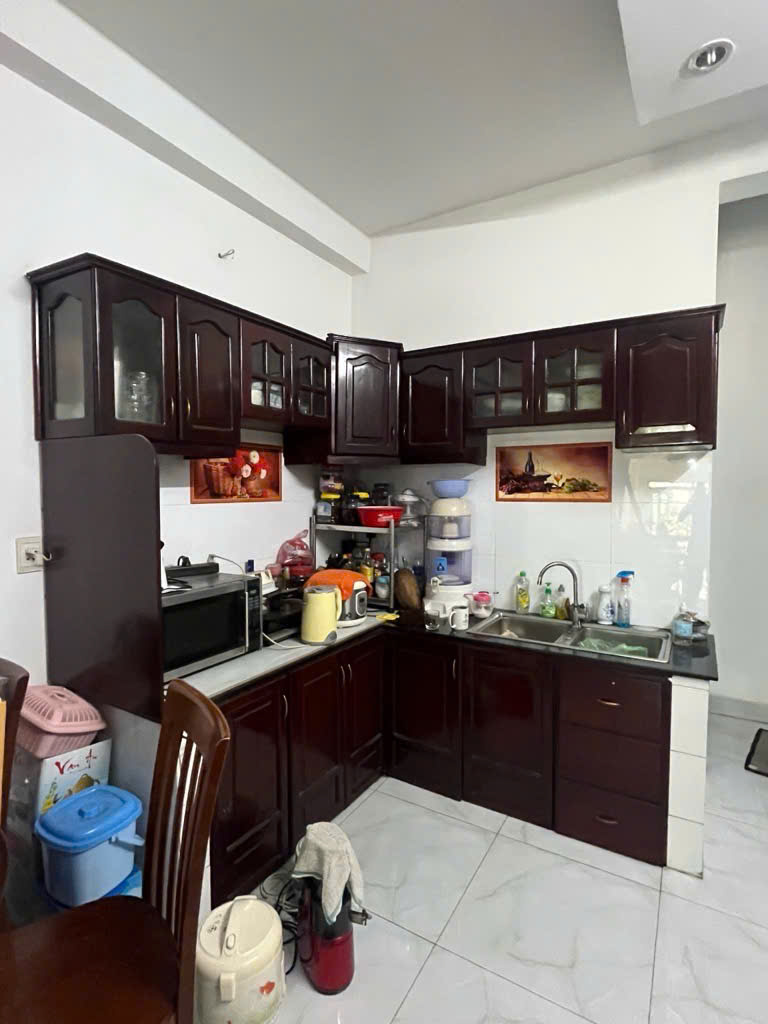 MẶT TIỀN TRẦN THỦ ĐỘ KHU AN NINH SÁT BÊN NGUYẾN SƠN GIÁ CHỈ 9.5T TL