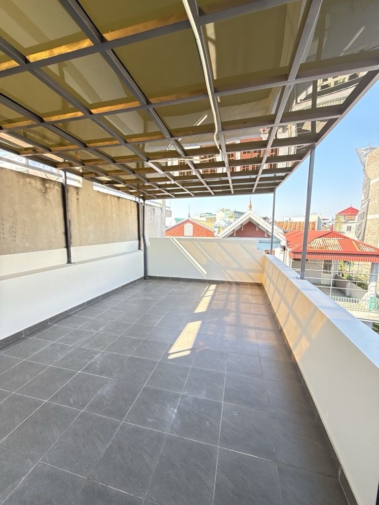 Nhà Cổ Linh – Lô góc – 5 tầng thoáng sáng – 6,9 tỷ còn TL - gần AEON Mall