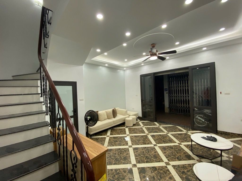 Nhà Bát khối - Nở Hậu - 32m2  5 tầng 7.x tỷ full nội thất.