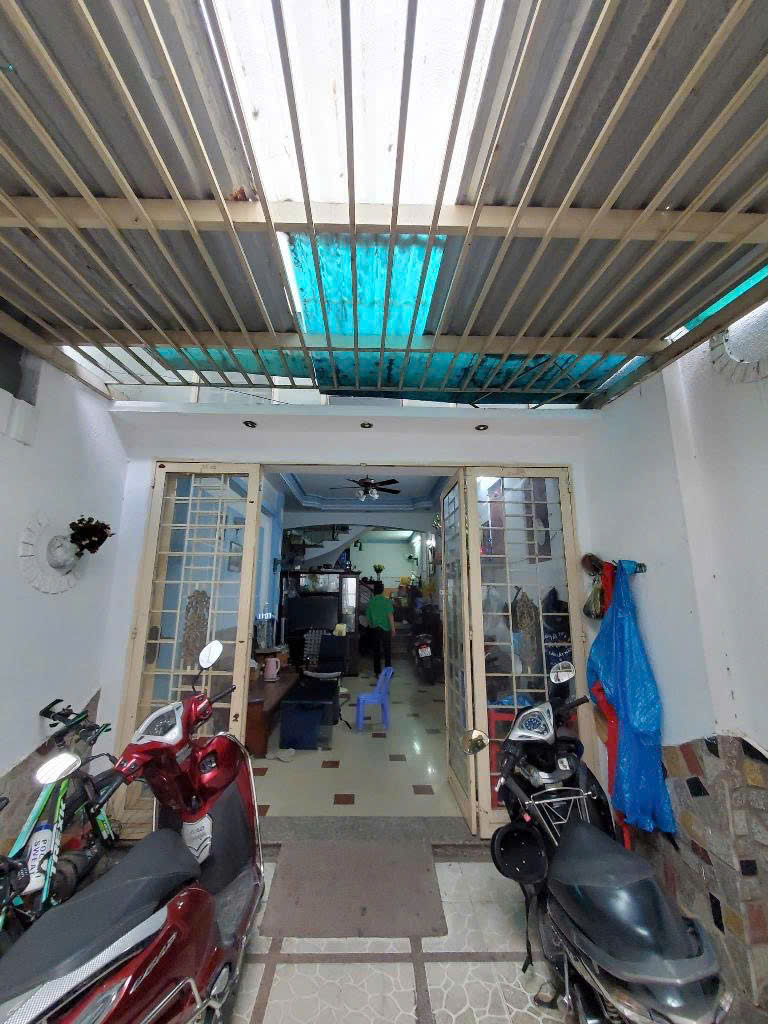 Bán nhà đường Phan Đăng Lưu, P.1, quận Phú Nhuận, DT 77m2 (4x19), 4 tầng, giá chỉ 9 tỷ