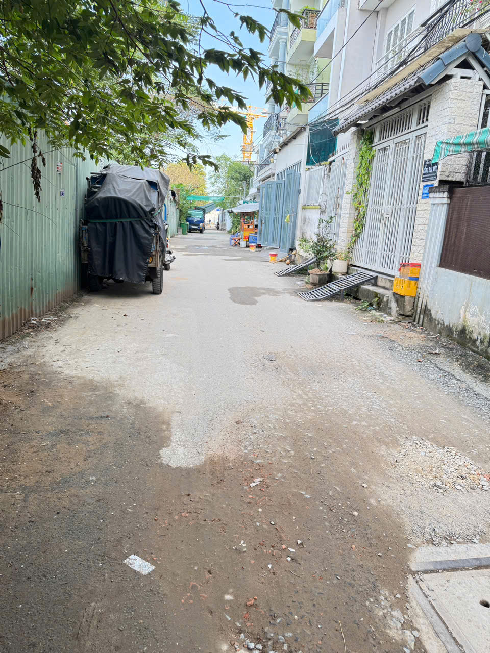 SIÊU PHẨM CỰC ĐẸP, NHÀ MẶT TIỀN HẺM 6M HUỲNH TẤN PHÁT, P PHÚ THUẬN, QUẬN 7 ĐANG KINH DOANH GỒM 4 TẦNG, CÓ 2 GIẾNG TRỜI RẤT MÁT , GIÁ CHỈ NHỈNH 8 TỶ