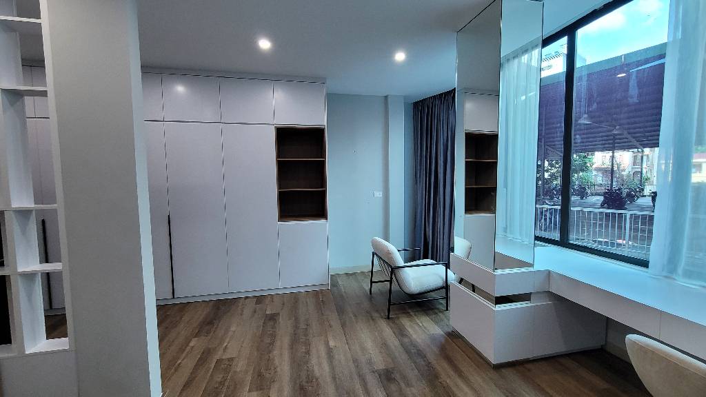 Nhà phố Nguyễn Thị Định – Gần Lê Văn Lương – Kinh doanh sầm uất