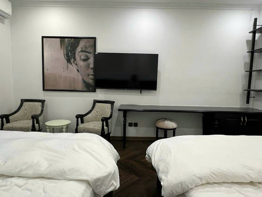 NHÀ CHÂU ÂU TRUNG TÂM THANH XUÂN-5 TẦNG THANG MÁY-LIÊN HỆ EM HIỂN : 0372354381