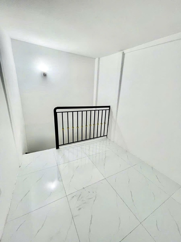 NHỎ TIỀN BAY NHANH - 5 TẦNG 3 NGỦ ĐỦ CÔNG NĂNG - FULL NỘI THẤT - NGÕ NÔNG RỘNG - GẦN PHỐ - NHIỀU TIỆN ÍCH.