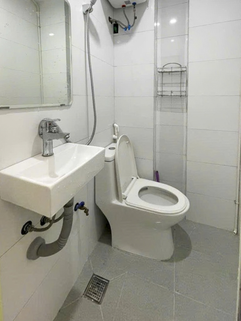 NHỎ TIỀN BAY NHANH - 5 TẦNG 3 NGỦ ĐỦ CÔNG NĂNG - FULL NỘI THẤT - NGÕ NÔNG RỘNG - GẦN PHỐ - NHIỀU TIỆN ÍCH.