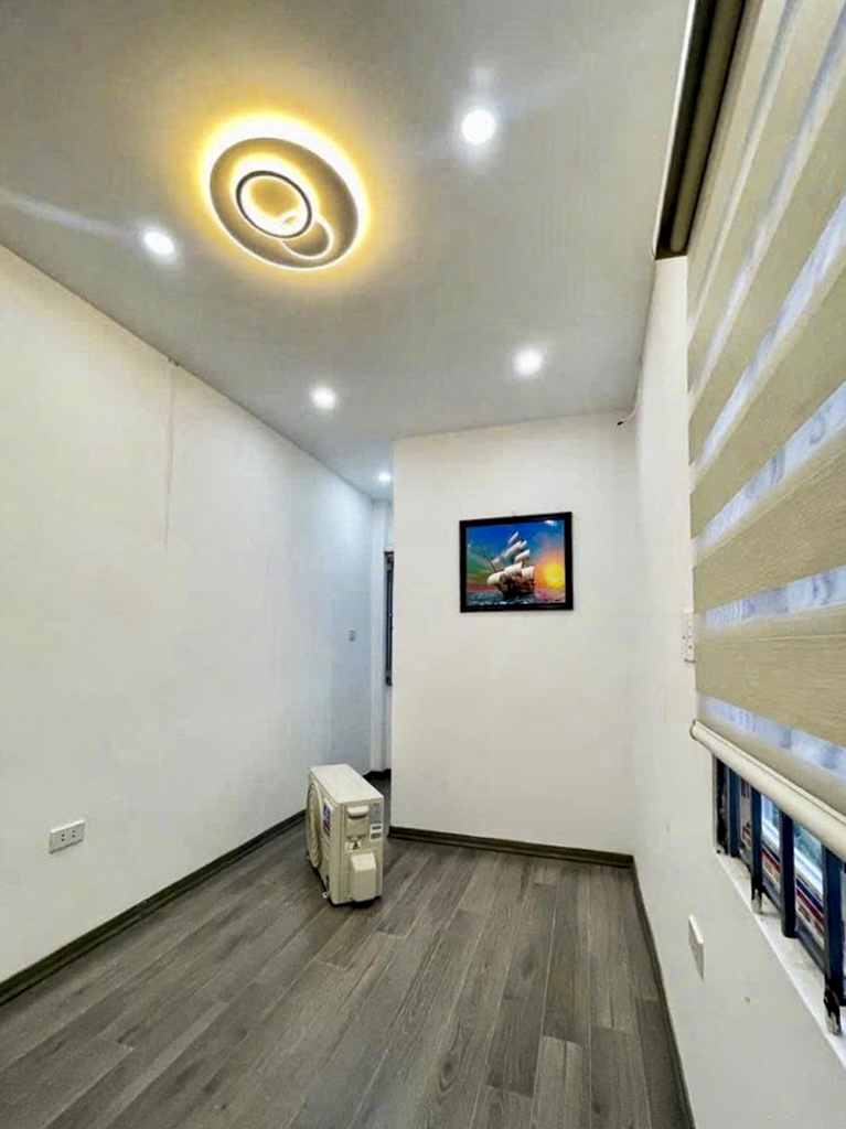 NHỎ TIỀN BAY NHANH - 5 TẦNG 3 NGỦ ĐỦ CÔNG NĂNG - FULL NỘI THẤT - NGÕ NÔNG RỘNG - GẦN PHỐ - NHIỀU TIỆN ÍCH.