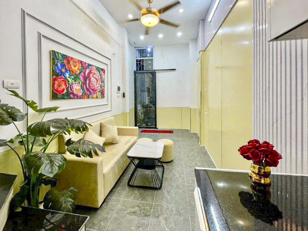 NHỎ TIỀN BAY NHANH - 5 TẦNG 3 NGỦ ĐỦ CÔNG NĂNG - FULL NỘI THẤT - NGÕ NÔNG RỘNG - GẦN PHỐ - NHIỀU TIỆN ÍCH.