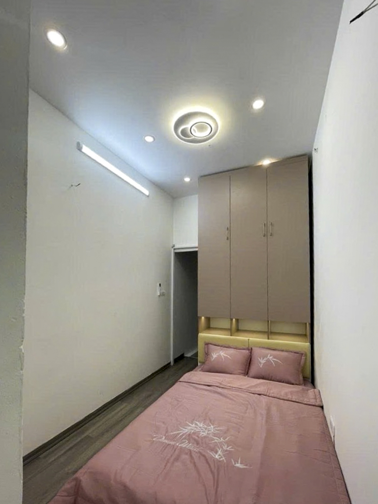 NHỎ TIỀN BAY NHANH - 5 TẦNG 3 NGỦ ĐỦ CÔNG NĂNG - FULL NỘI THẤT - NGÕ NÔNG RỘNG - GẦN PHỐ - NHIỀU TIỆN ÍCH.