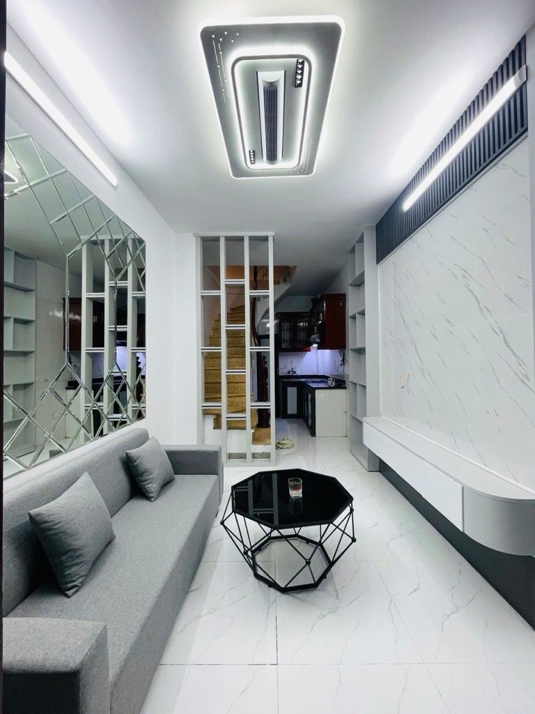 TRƯƠNG ĐỊNH – HAI BÀ TRƯNG – 6.6 TỶ – 22M² – 5 TẦNG – TRUNG TÂM – FULL NỘI THẤT