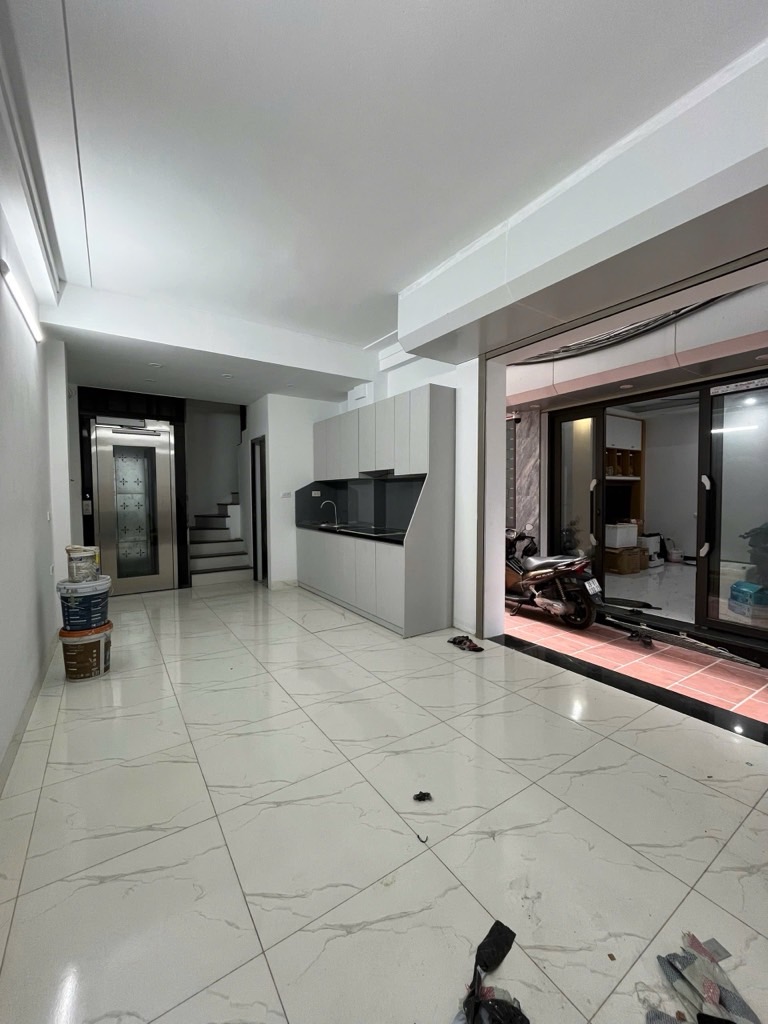 TAM TRINH – HOÀNG MAI – 6.7 TỶ – 31M² – 5 TẦNG – THANG MÁY – Ô TÔ ĐỖ CỔNG