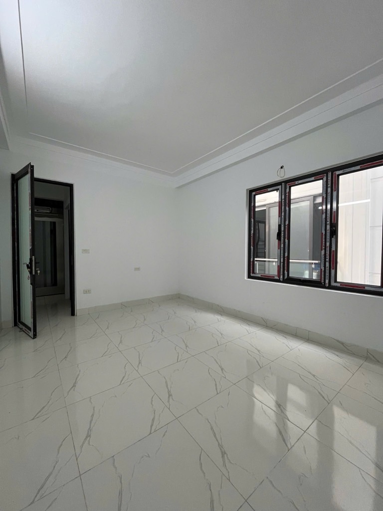 TAM TRINH – HOÀNG MAI – 6.7 TỶ – 31M² – 5 TẦNG – THANG MÁY – Ô TÔ ĐỖ CỔNG