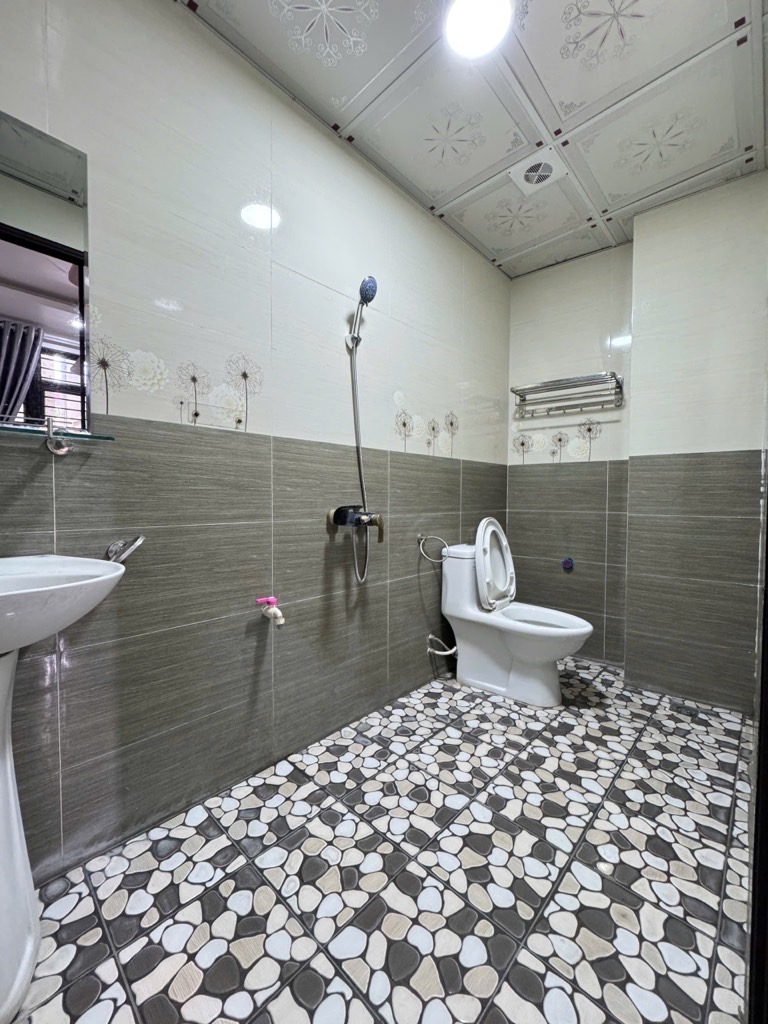 Bán nhà Văn Phú - Hà Đông, vài bước ô tô, chợ