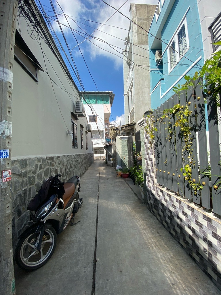 Bán nhà KDC, phường 7, Q8, thông sát Phạm Thế Hiển