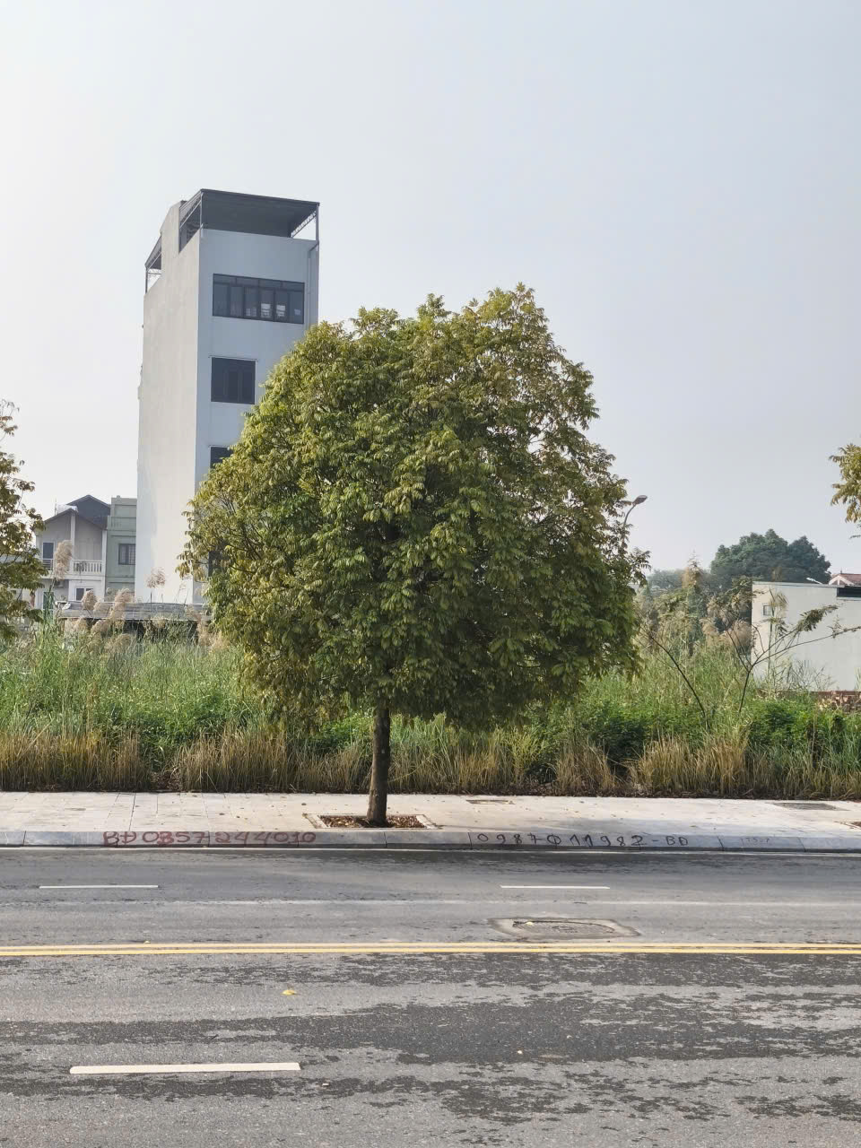 BÁN ĐẤT LONG BIÊN MẶT ĐƯỜNG DT81M2, KẾT NỐI GIAO THÔNG ĐƯỜNG BỘ, ĐƯỜNG KHÔNG THUẬN TIỆN, GIÁ 15,5 TỶ.