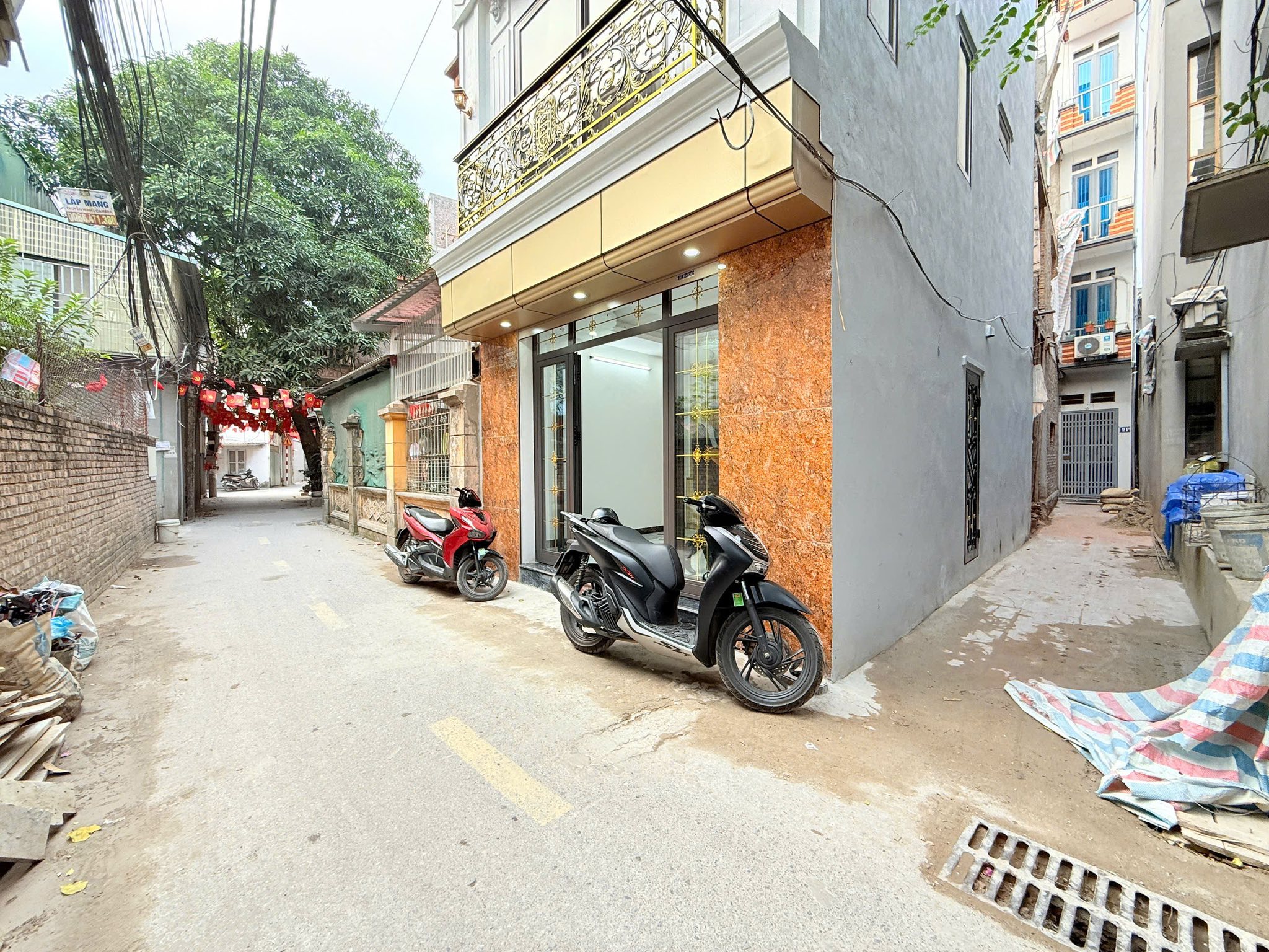 LĨNH NAM NHÀ MỚI + LÔ GÓC + KINH DOANH + THANH MÁY + Ô TÔ CHẠY QUA NHÀ + GIÁ CỰC TỐT