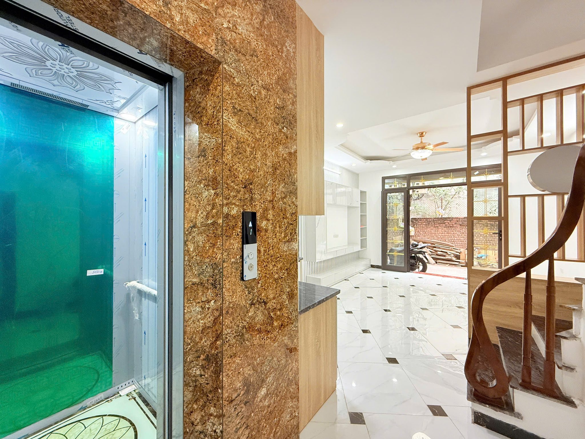 LĨNH NAM NHÀ MỚI + LÔ GÓC + KINH DOANH + THANH MÁY + Ô TÔ CHẠY QUA NHÀ + GIÁ CỰC TỐT