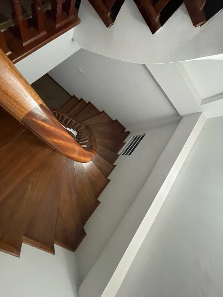 Nhà đẹp đón tết...Trung Kính diện tích 33m2 nhà 5 tầng mặt tiền 4,5 m giá 9,5 tỷ (có thương lượng) liên hện :0981852770 em Hùng