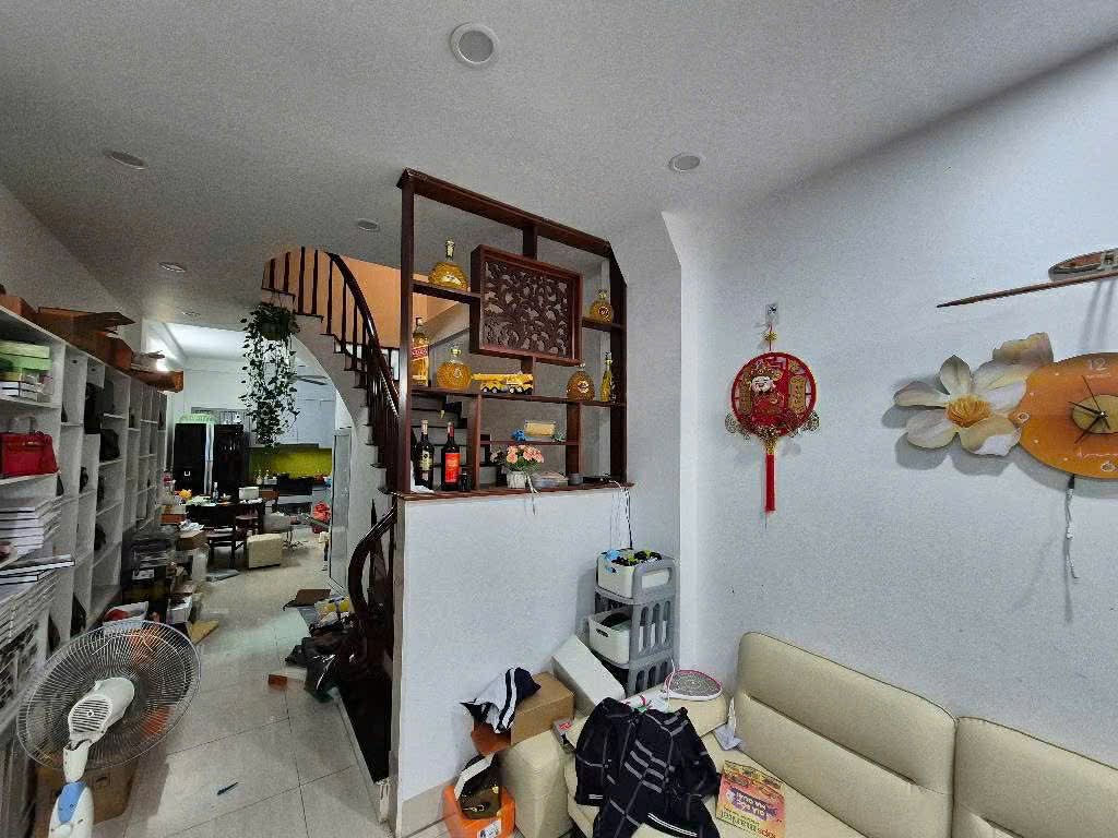 Rinh Ngay Hoa Khôi Hà Đông 44m2 x 4 Tầng. OTO Đỗ Cửa. Nhỉnh 8TY Có TL.