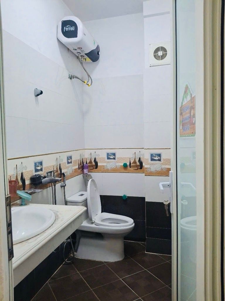 NHÀ BÁT KHỐI LÔ GÓC – Ô TÔ – NGÕ THÔNG KINH DOANH – TẶNG NỘI THẤT – VỊ TRÍ HIẾM