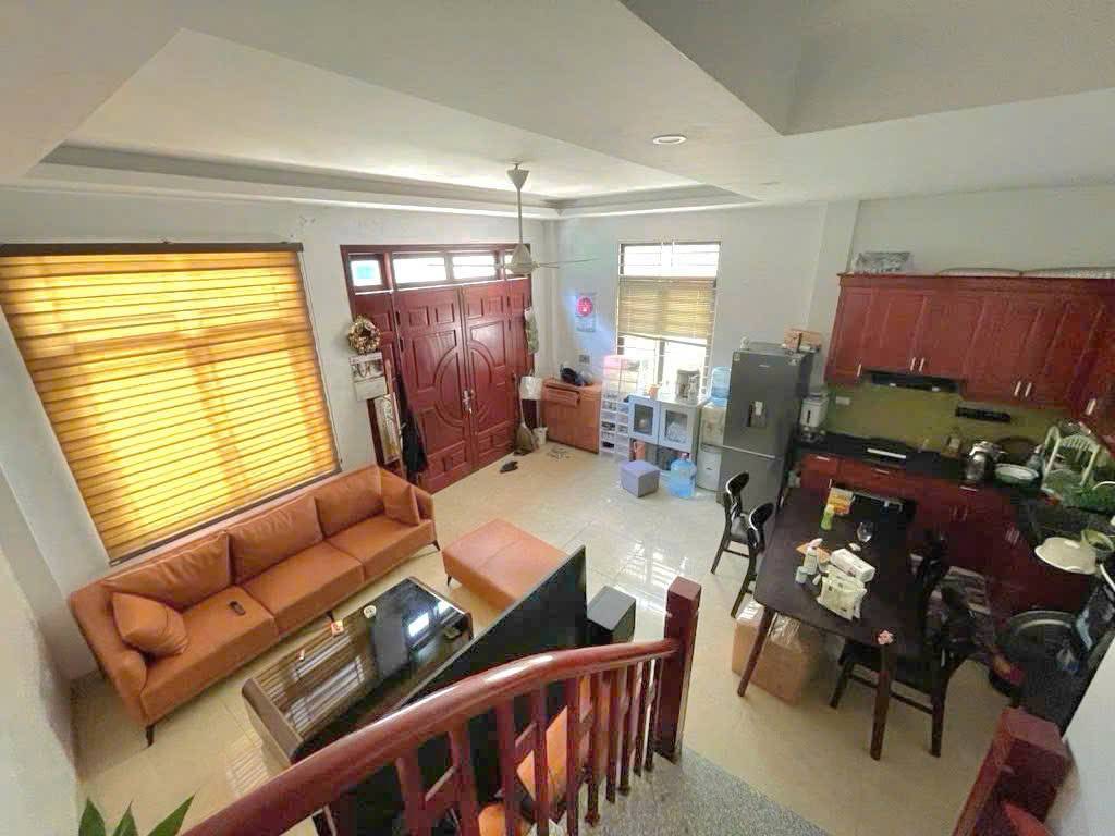 NHÀ BÁT KHỐI LÔ GÓC – Ô TÔ – NGÕ THÔNG KINH DOANH – TẶNG NỘI THẤT – VỊ TRÍ HIẾM