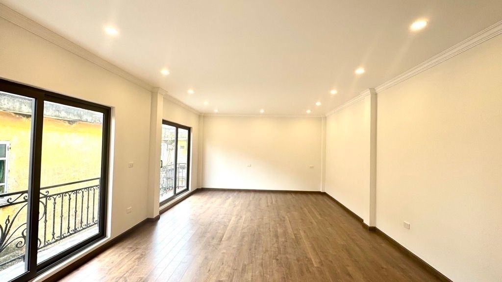 NHÀ BÁT KHỐI LÔ GÓC – Ô TÔ – NGÕ THÔNG KINH DOANH – TẶNG NỘI THẤT – VỊ TRÍ HIẾM