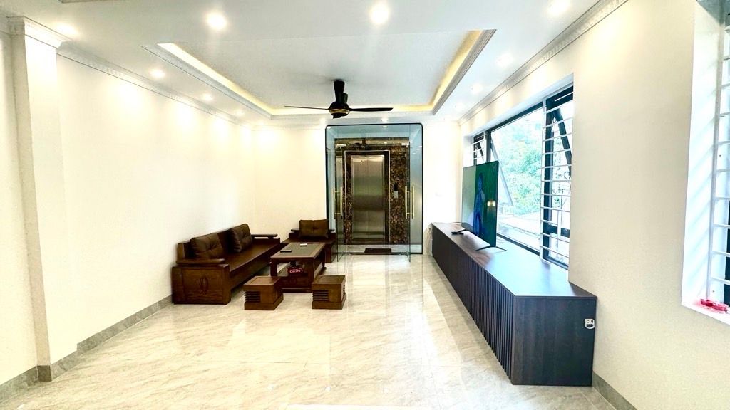 NHÀ BÁT KHỐI LÔ GÓC – Ô TÔ – NGÕ THÔNG KINH DOANH – TẶNG NỘI THẤT – VỊ TRÍ HIẾM