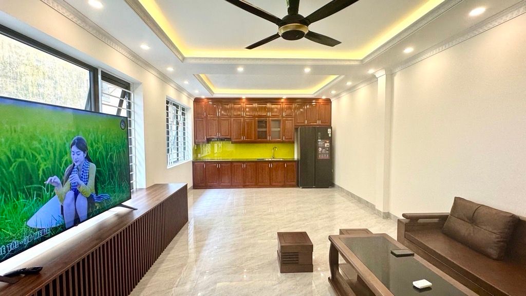 NHÀ BÁT KHỐI LÔ GÓC – Ô TÔ – NGÕ THÔNG KINH DOANH – TẶNG NỘI THẤT – VỊ TRÍ HIẾM