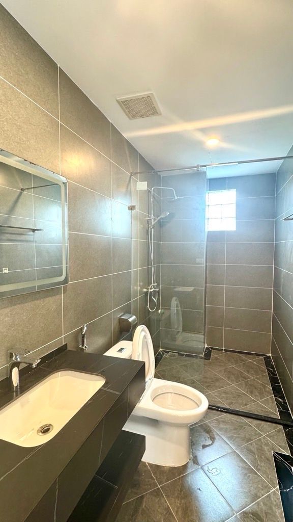 NHÀ BÁT KHỐI LÔ GÓC – Ô TÔ – NGÕ THÔNG KINH DOANH – TẶNG NỘI THẤT – VỊ TRÍ HIẾM