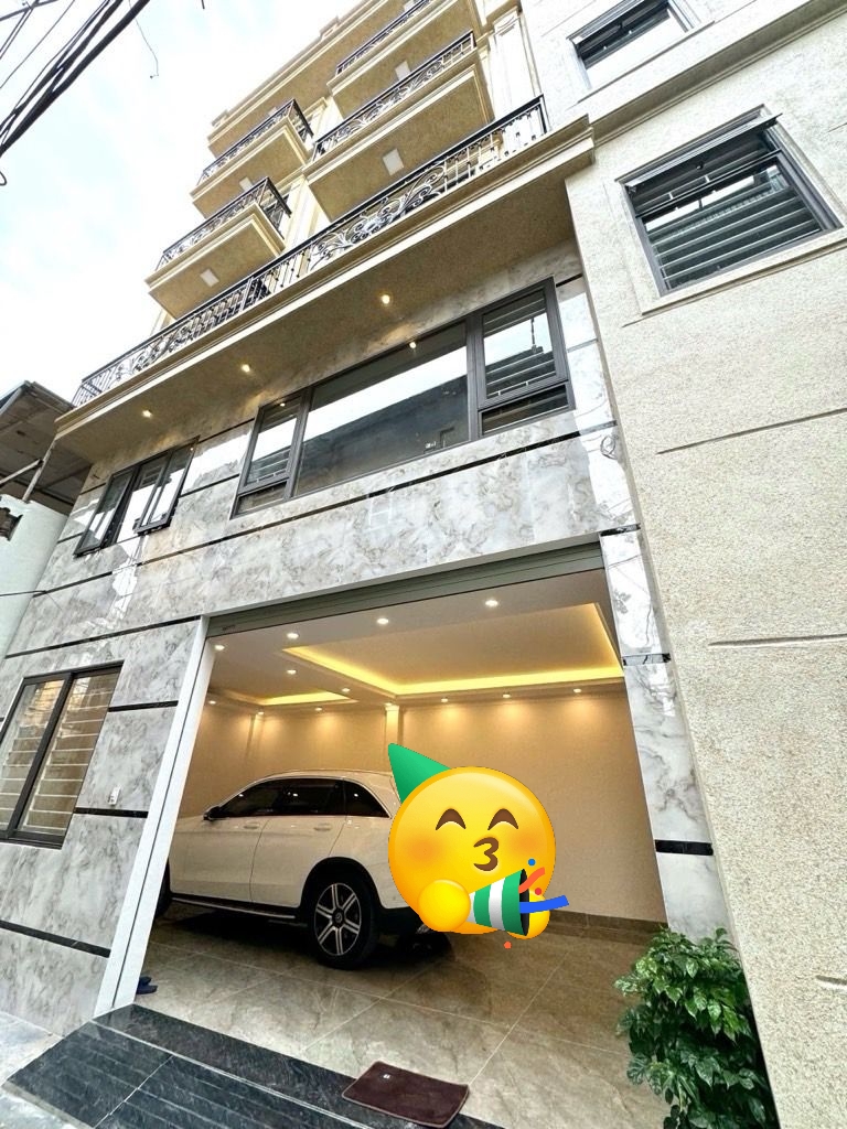 NHÀ BÁT KHỐI LÔ GÓC – Ô TÔ – NGÕ THÔNG KINH DOANH – TẶNG NỘI THẤT – VỊ TRÍ HIẾM