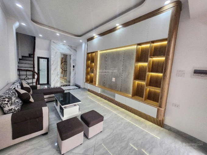 Bán nhà riêng tại Hoàng mai, 9,8 tỷ, 35m2, 5PN, 4WC, mặt tiền 3.8m