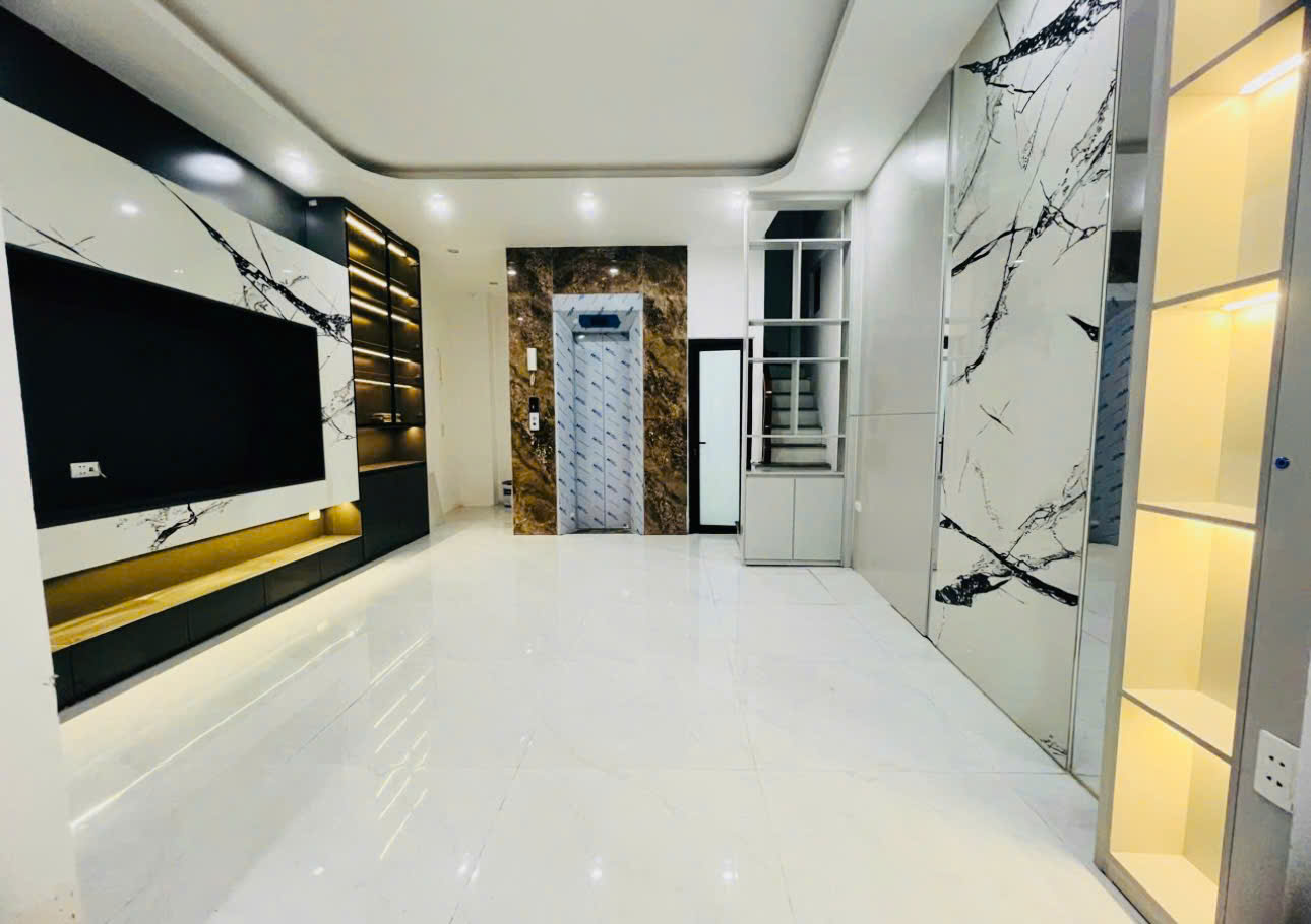 THỊNH LIỆT - HOÀNG MAI - 30m - 6 TẦNG THANG MÁY - Ô TÔ - 10M Ô TÔ TRÁNH - FULL NỘI THẤT