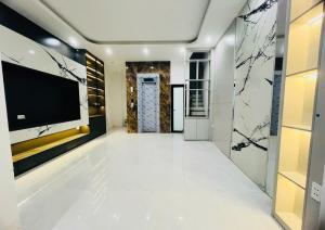 THỊNH LIỆT - HOÀNG MAI - 30m - 6 TẦNG THANG MÁY - Ô TÔ - 10M Ô TÔ TRÁNH - FULL NỘI THẤT