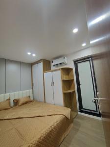 NHÀ QUỲNH MAI MỚI FULL ĐÓ - 2 NGỦ 3 WC - Ô TÔ ĐỒ CHÂN TOÀ NHÀ - VIEW THOÁNG VĨNH VIỄN