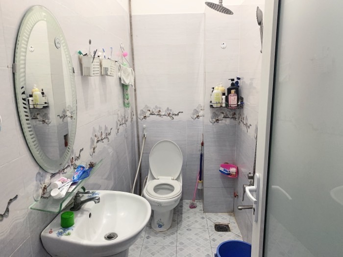 Bán nhà hẻm 4.6x11 gần Thống Nhất, Lê Đức Thọ. Hẻm ô tô hơn 8m, 3 tầng, 52m2. Giá 7.2 tỷ