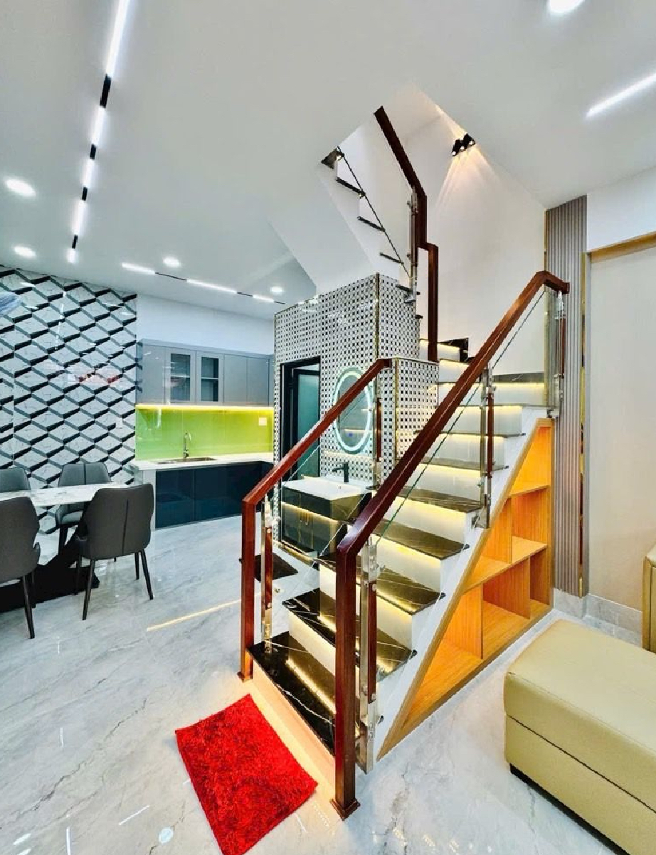 Nhà ngay công viên Làng Hoa, Gò Vấp, 2 tầng. GIÁ CHỈ 4,7 TỶ.