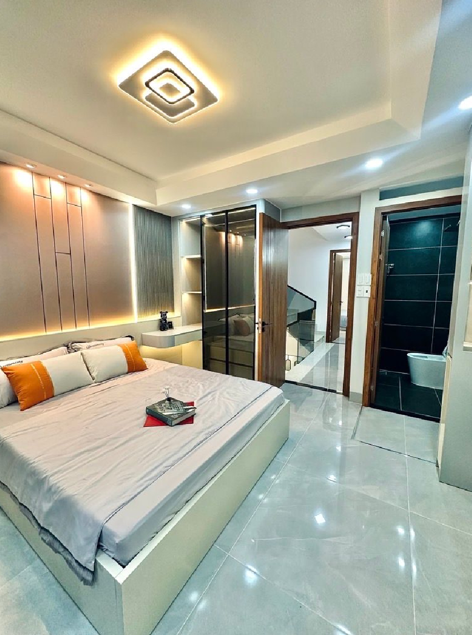 Hẻm ô tô ngay sát mặt tiền Huỳnh Văn Nghệ, full nội thất, 5 tầng, 4,1x13. GIÁ CHỈ 7X TỶ.