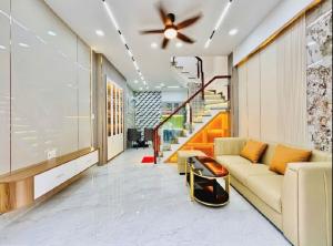 Nhà ngay công viên Làng Hoa, Gò Vấp, 2 tầng. GIÁ CHỈ 4,7 TỶ.