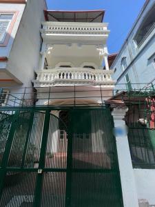 BÁN NHÀ THẠCH BÀN - LONG BIÊN DT 68m2