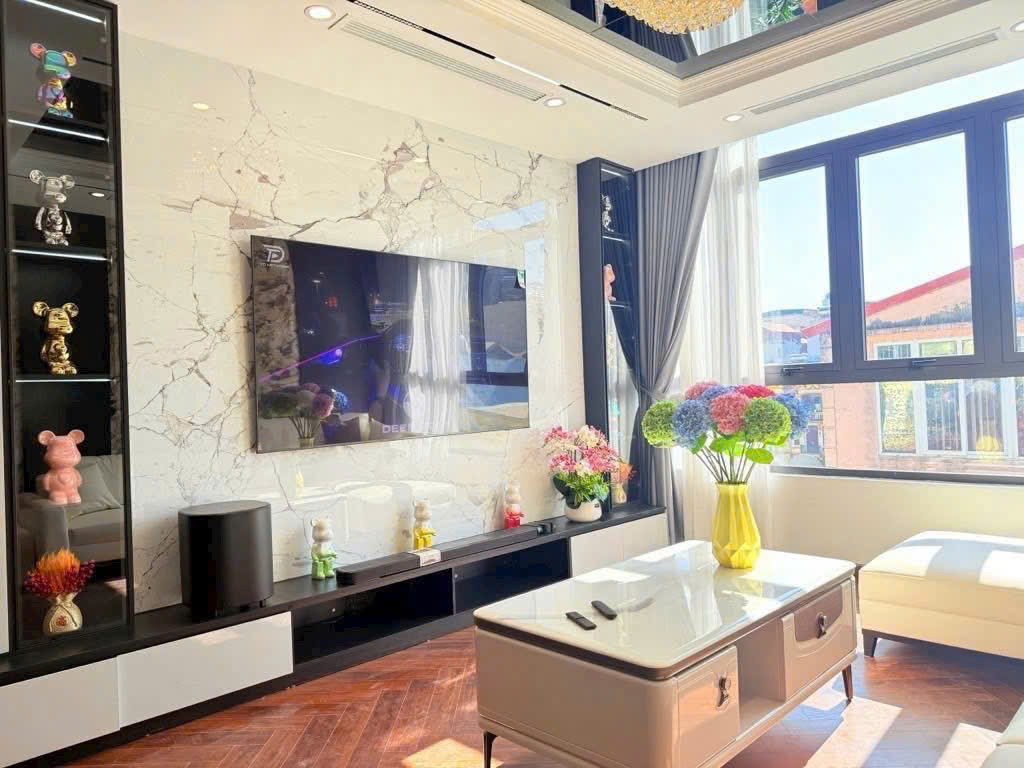 PHÂN LÔ Ô TÔ TRUNG KÍNH-NGÕ THÔNG-KINH DOANH /VP - Ở SƯỚNG -DT 55m *7T THANG MÁY