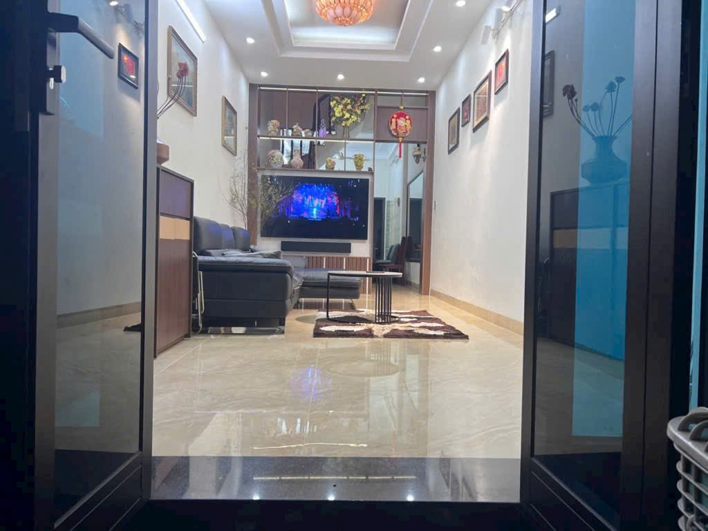 NHÀ ĐẸP CẦU GIẤY- 20M Ô TÔ TRÁNH - LÔ GÓC- DÂN XÂY - THOÁNG TRƯỚC SAU - Ô CHỜ THANG MÁY