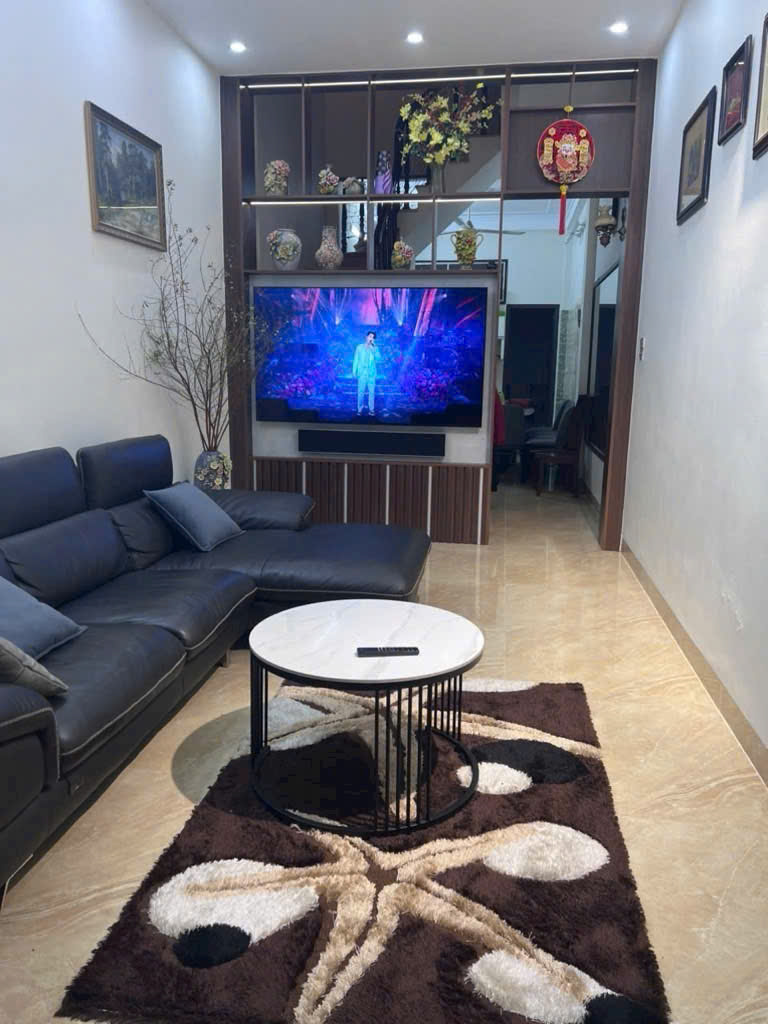 NHÀ ĐẸP CẦU GIẤY- 20M Ô TÔ TRÁNH - LÔ GÓC- DÂN XÂY - THOÁNG TRƯỚC SAU - Ô CHỜ THANG MÁY